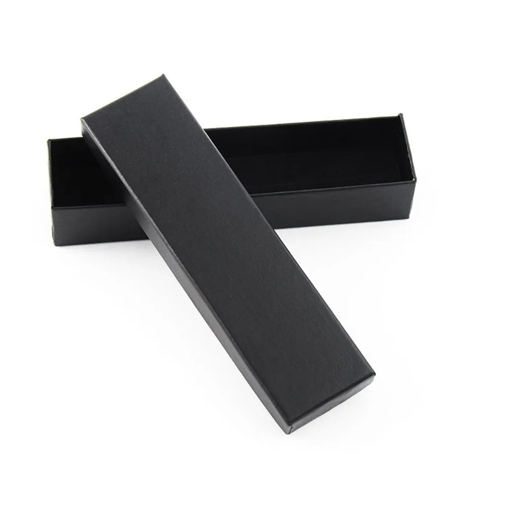 Lesezeichen aus Metall: Eine belesene Frau ist ein gefährliches Wesen